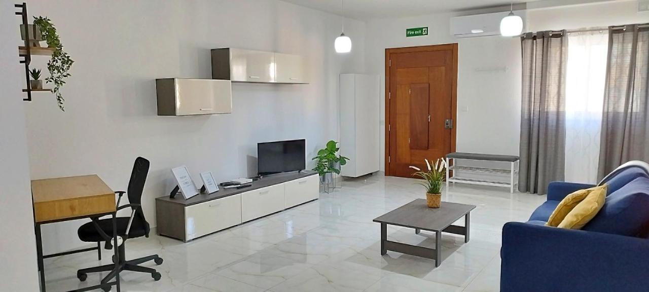 Large And Modern Apartment In The Centre Of Malta Моста Экстерьер фото