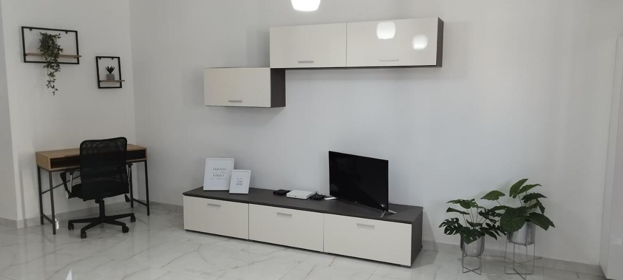 Large And Modern Apartment In The Centre Of Malta Моста Экстерьер фото