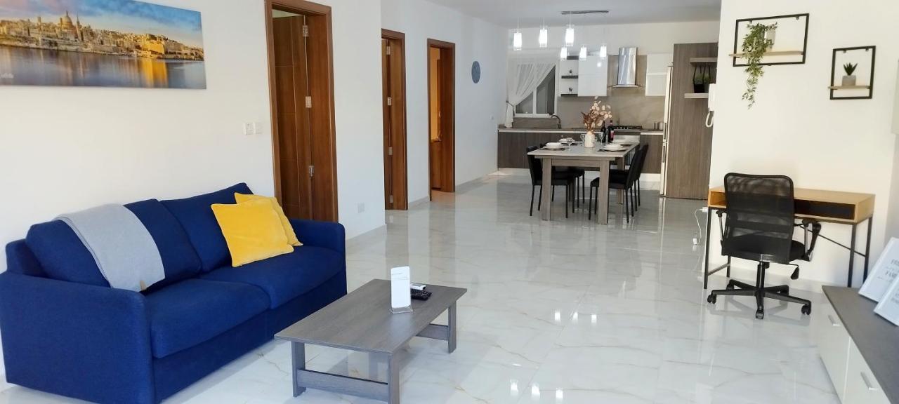 Large And Modern Apartment In The Centre Of Malta Моста Экстерьер фото